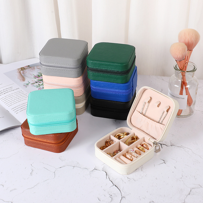 علبة مجوهرات محمولة من البولي  - مراجعة Accessories Travel Jewelry Box وسعره
