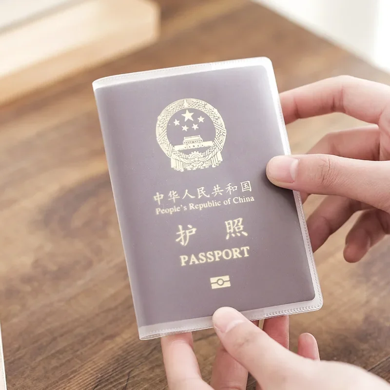 غلاف جواز سفر من البولي فينيل  - مراجعة Travel Accessories Useful وسعره